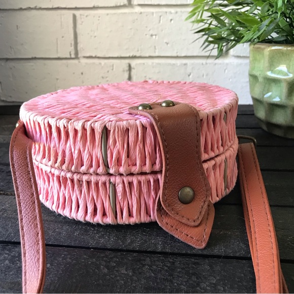 Lucky 7 Pink Round Straw Purse - Picture 3 of 11